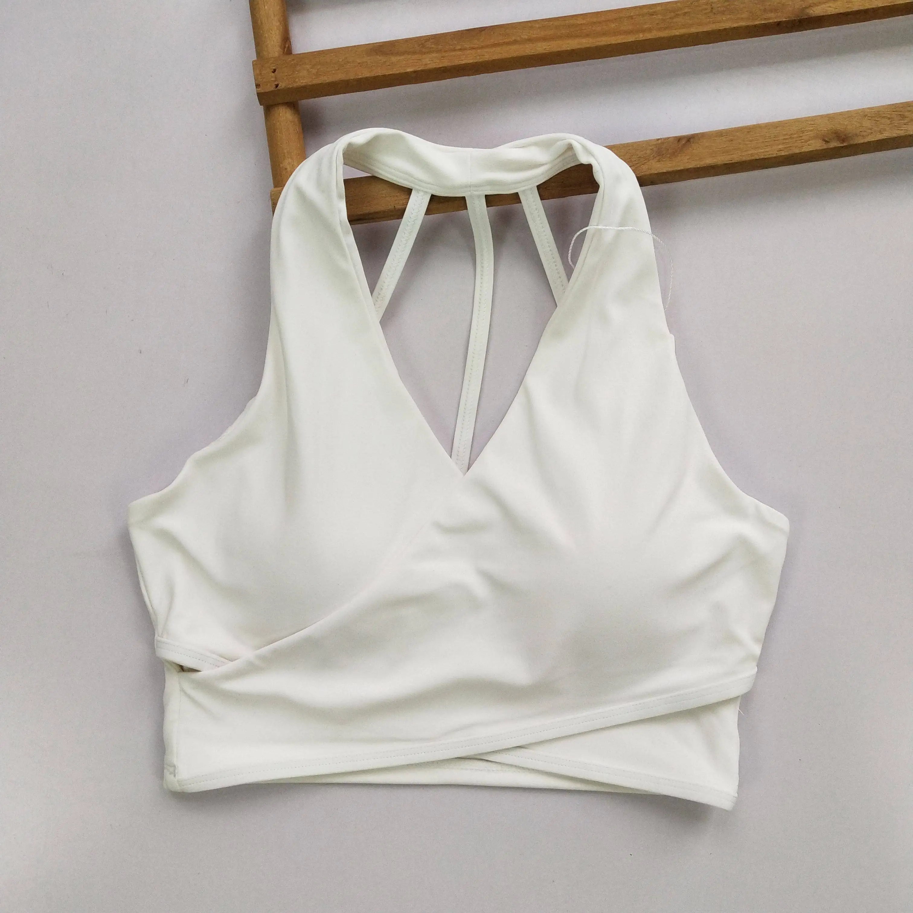 レディース スリムフィット クロスバック スポーツブラ ディ - Crossfit Vest のレビューと価格